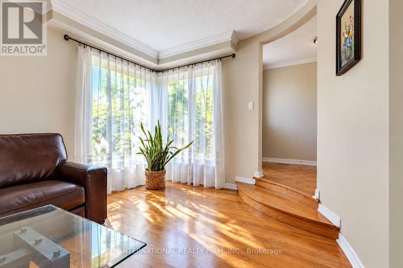 297 Kingsbridge Garden, Mississauga, photo 3