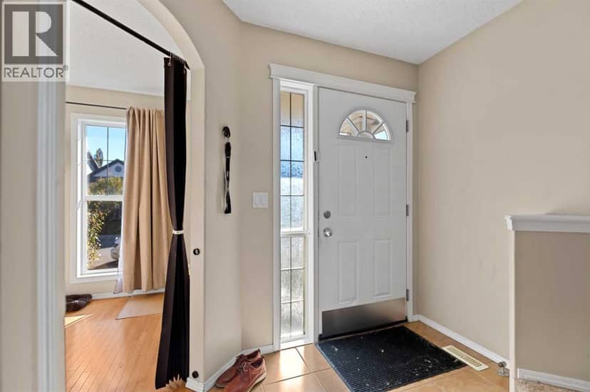195 Cranberry Close SE, Calgary, photo 4