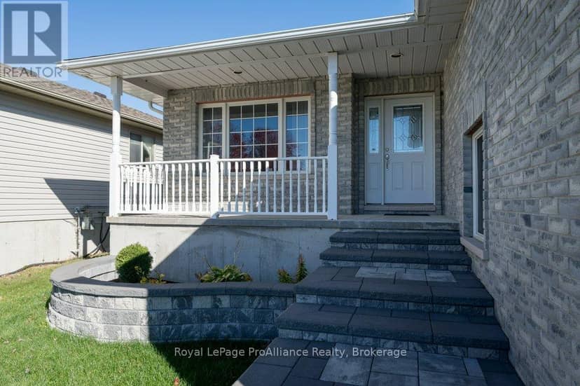 35 Forest Valley Drive, Quinte West, photo 2