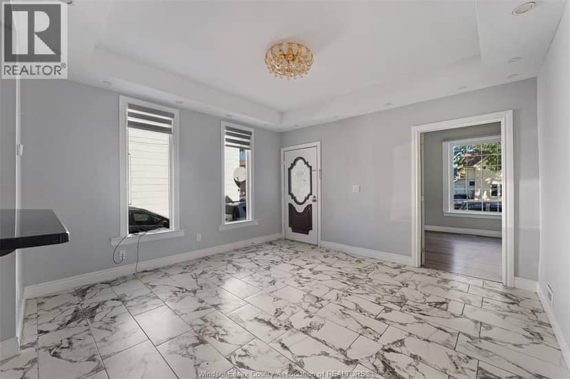 811 Langlois Avenue, Windsor, photo 6