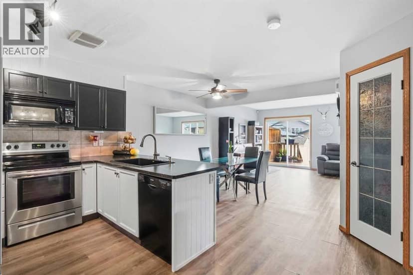 38 Legend Court, Sylvan Lake, photo 2