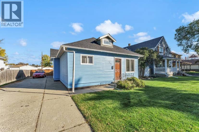 922 4 Street SE, Medicine Hat, photo 2