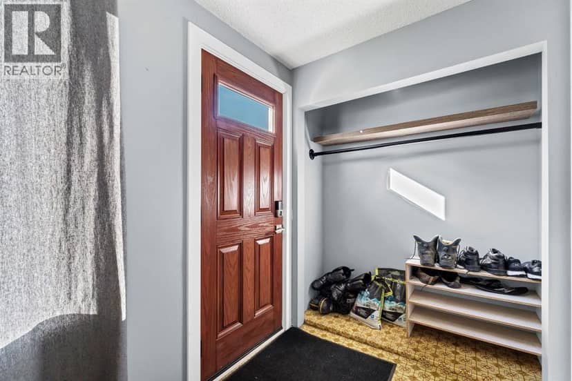 922 4 Street SE, Medicine Hat, photo 4