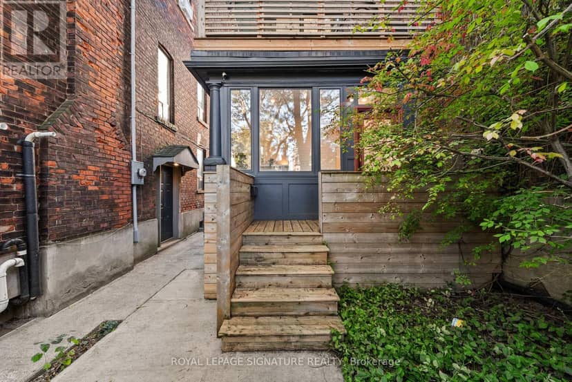 540 Crawford Street, Toronto, photo 2