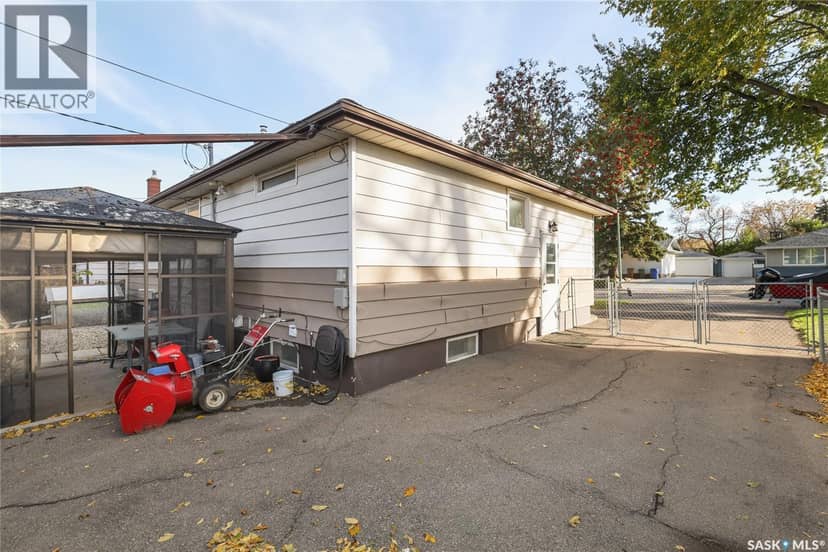 3320 Perry Avenue, Regina, photo 3