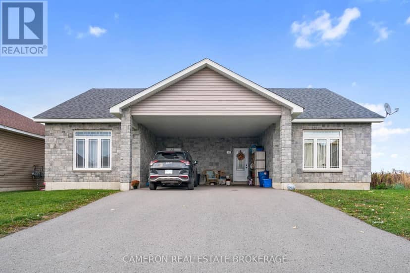 88-88A Mille Roches Road, South Stormont