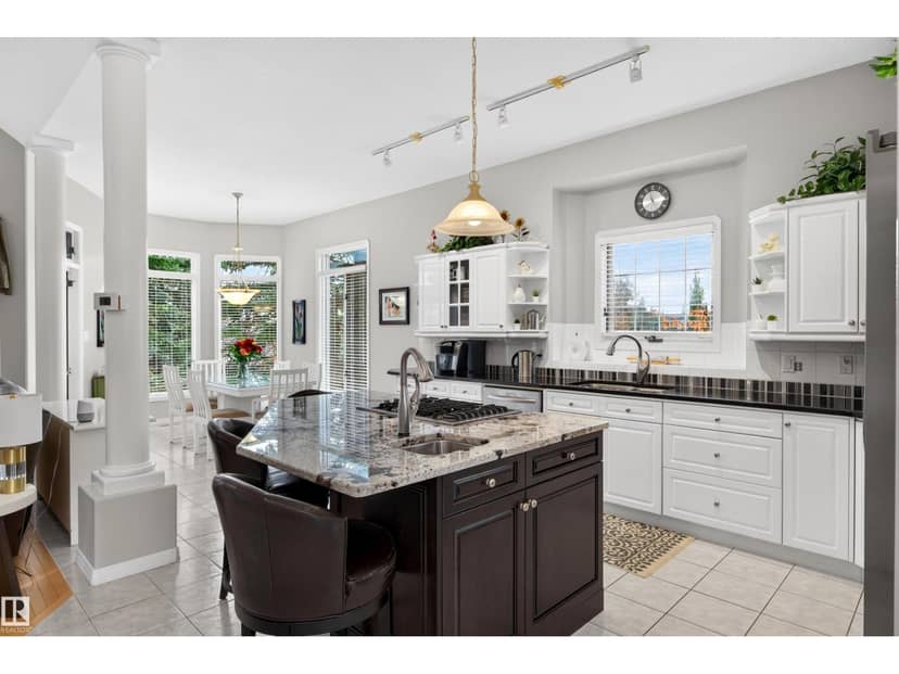 1 Onesti PL, St. Albert, photo 8