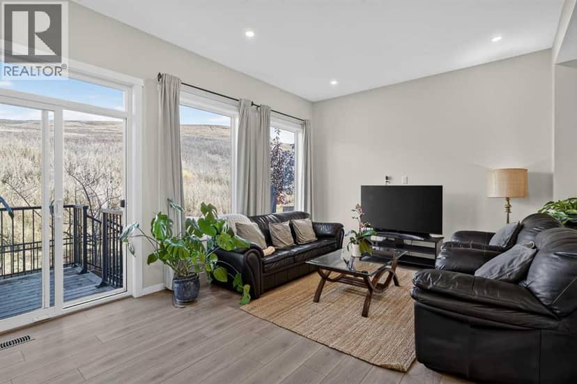 206 Cranbrook Square SE, Calgary, photo 2