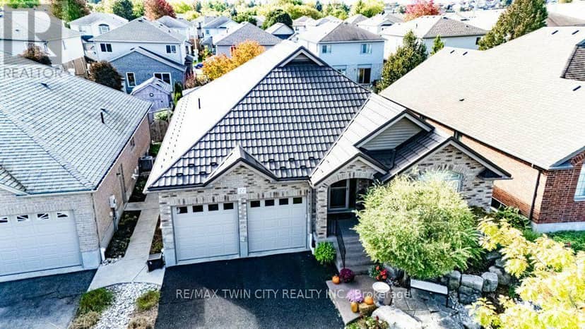 27 Coral Gables Crescent, Woolwich