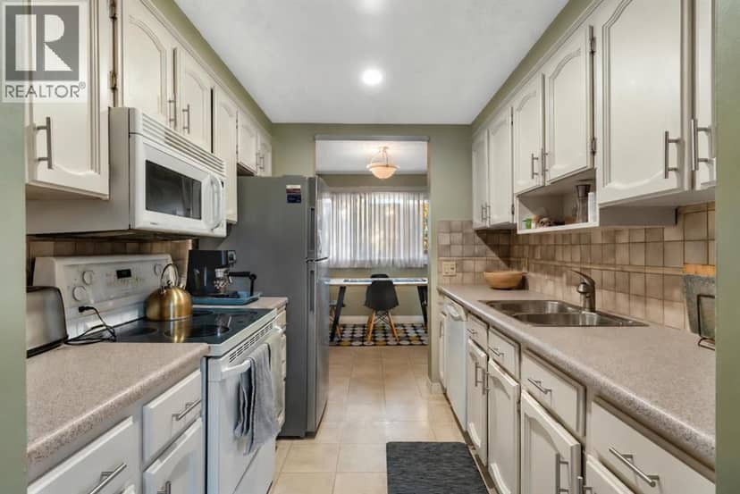 92, 2300 Oakmoor Drive SW, Calgary, photo 7
