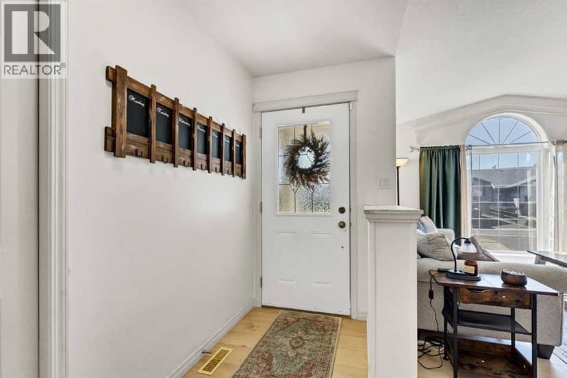 78 Sunset Crescent SW, Medicine Hat, photo 6