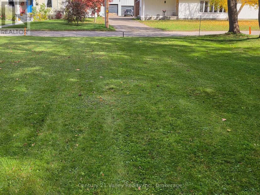 22 Lorne Street N, Renfrew, photo 4