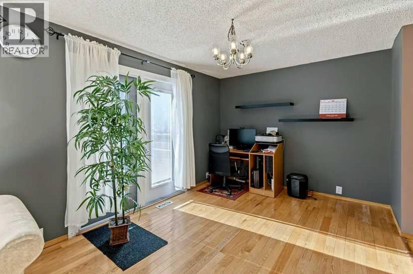28, 76 Cedardale Crescent SW, Calgary, photo 5