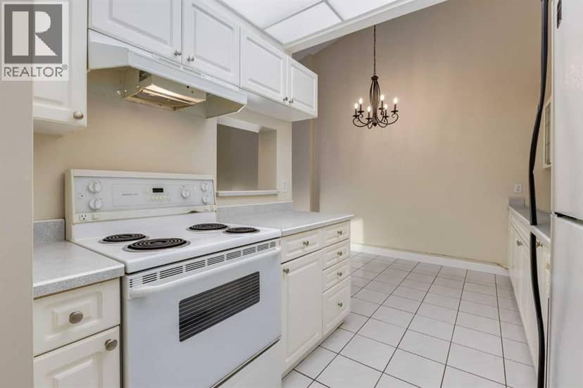 1402, 201 Braeglen Close SW, Calgary, photo 5