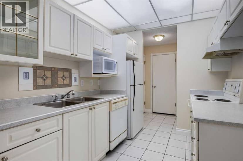 1402, 201 Braeglen Close SW, Calgary, photo 7