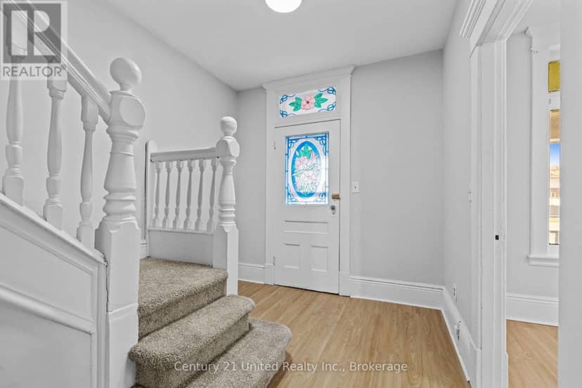 436 George Street S, Peterborough, photo 2