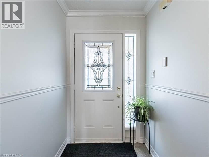 350 LAKEBREEZE Drive Unit# 8, Clarington, photo 4