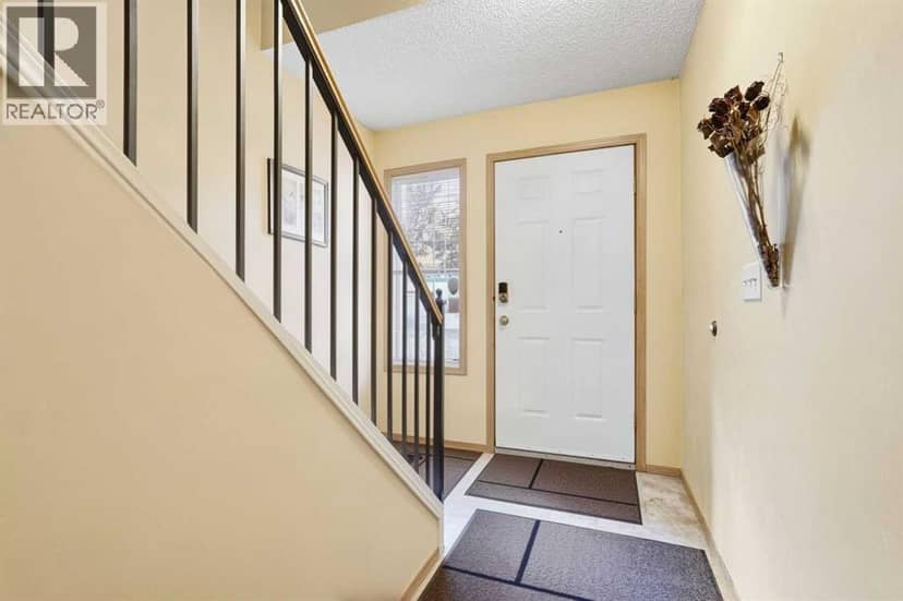 58 Country Hills Villas NW, Calgary, photo 4