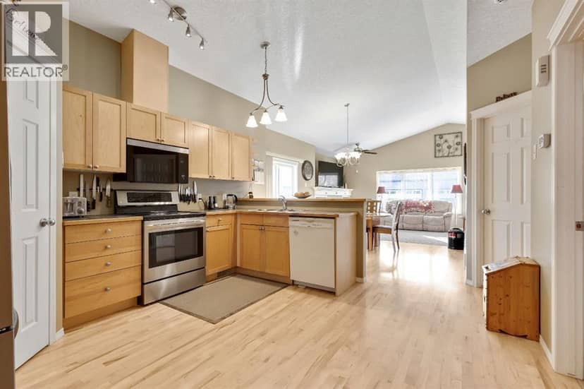 105 Willow Ridge Crescent SW, Diamond Valley, photo 3