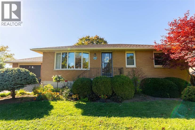 700 Centennial Street, Plympton-Wyoming, photo 3
