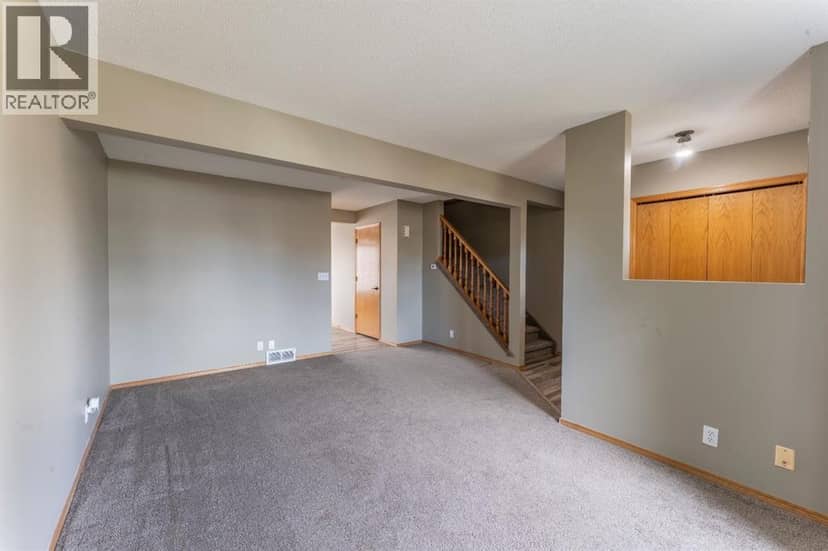16 Davis Close, Red Deer, photo 4