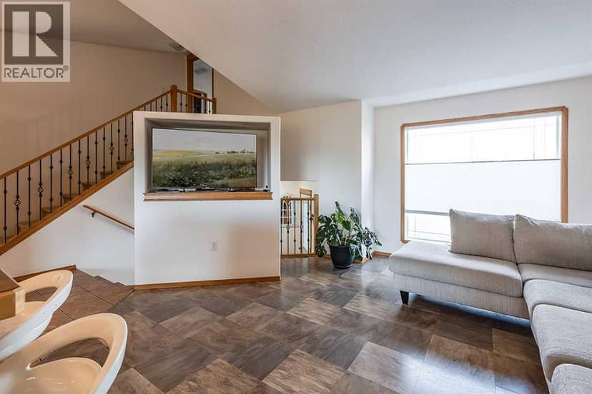 403 Sierra Boulevard SW, Medicine Hat, photo 8