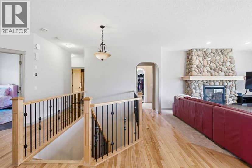505 Boulder Creek Green SE, Langdon, photo 3