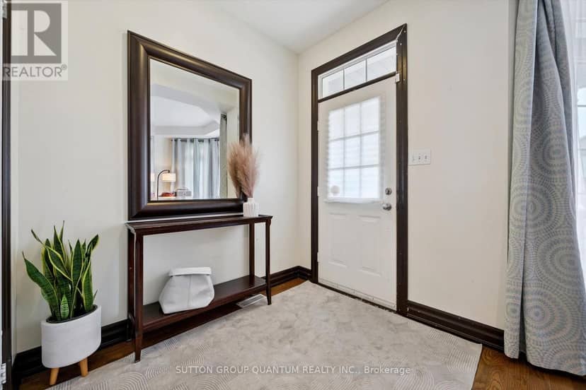 2254 Norfolk Drive, Oakville, photo 2