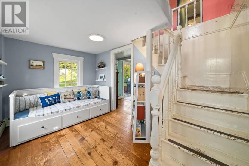 10449 Peggys Cove Road, Glen Margaret, photo 2