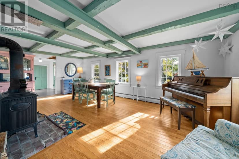 10449 Peggys Cove Road, Glen Margaret, photo 4