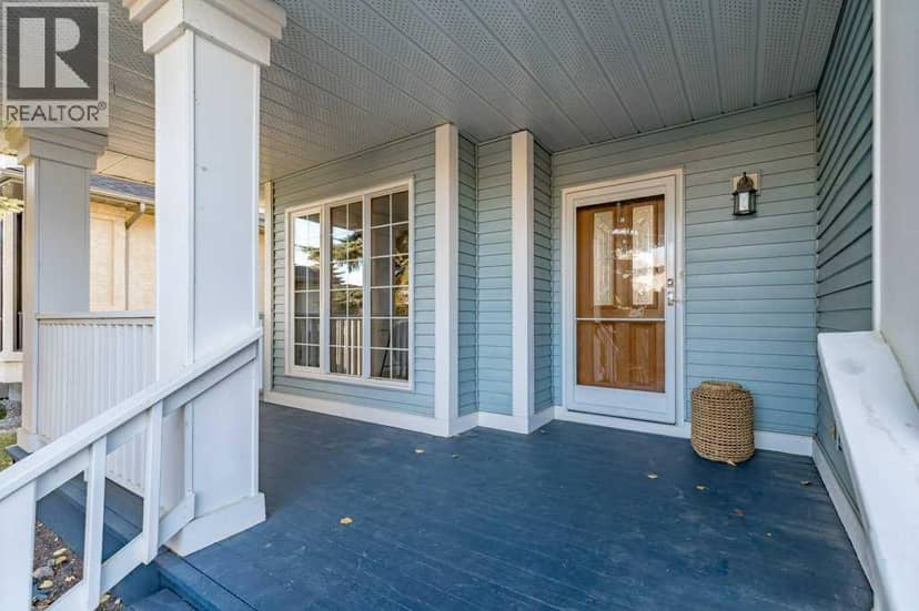 70 Riverview Circle, Cochrane, photo 2