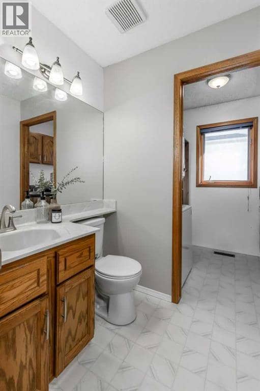 70 Riverview Circle, Cochrane, photo 6