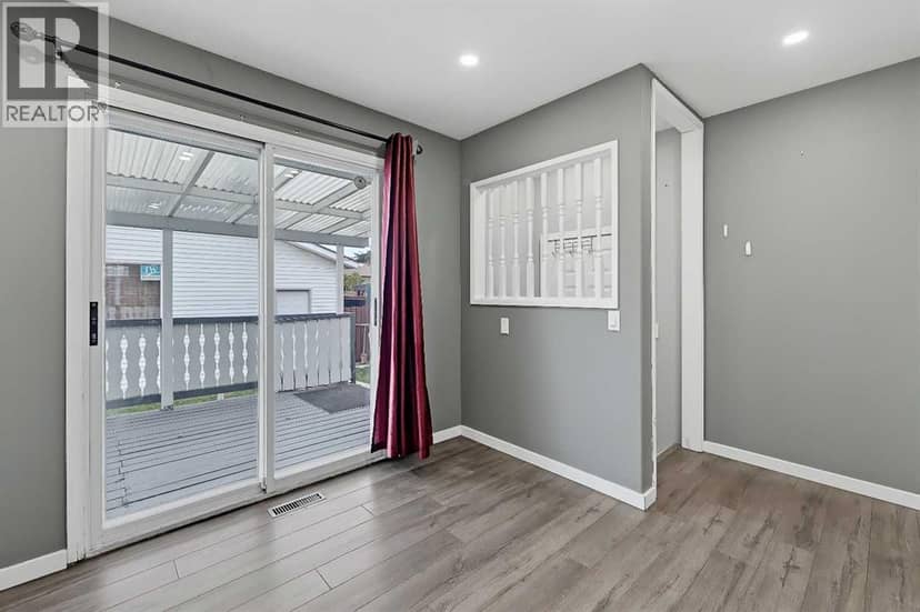 935 Madeira Way NE, Calgary, photo 6