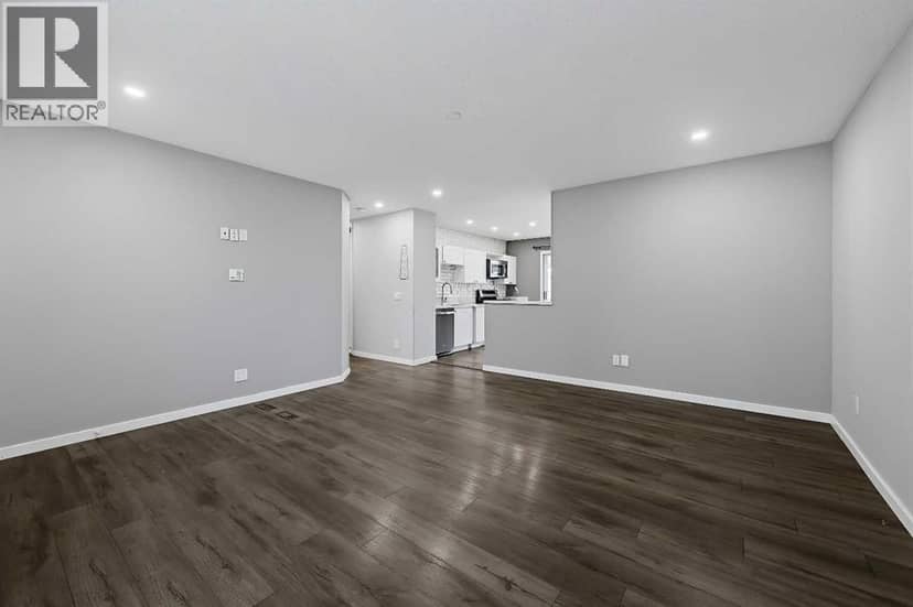 935 Madeira Way NE, Calgary, photo 3