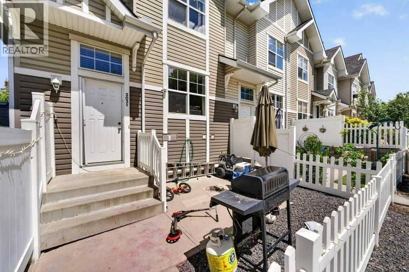 3031 New Brighton Gardens SE, Calgary, photo 2