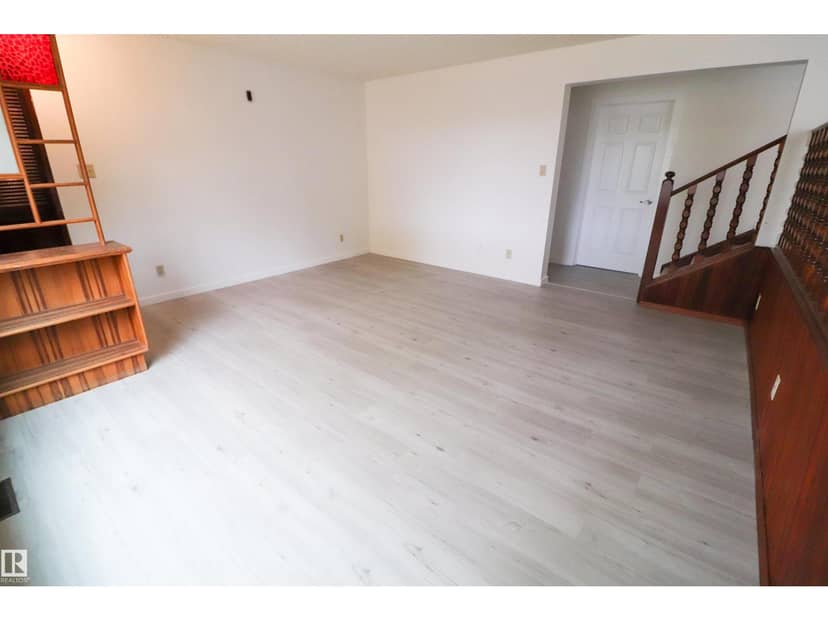 10118 & 10120 121 AV NW, Edmonton, photo 5