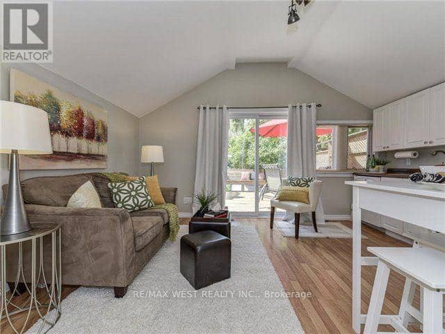 602 Annland Street, Pickering, photo 3