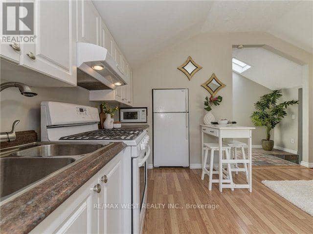 602 Annland Street, Pickering, photo 4