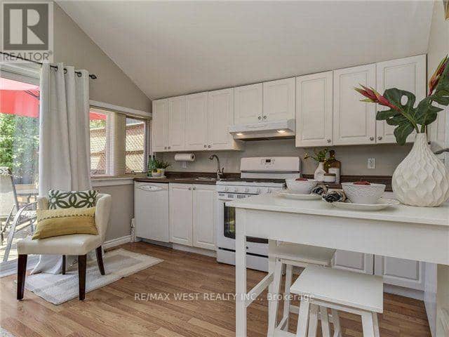 602 Annland Street, Pickering, photo 5