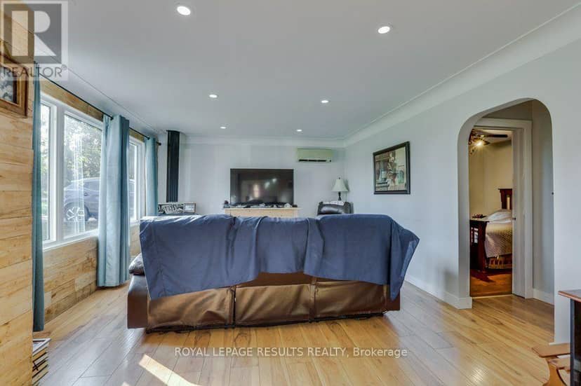 9187 Rogers Road, Malahide, photo 5