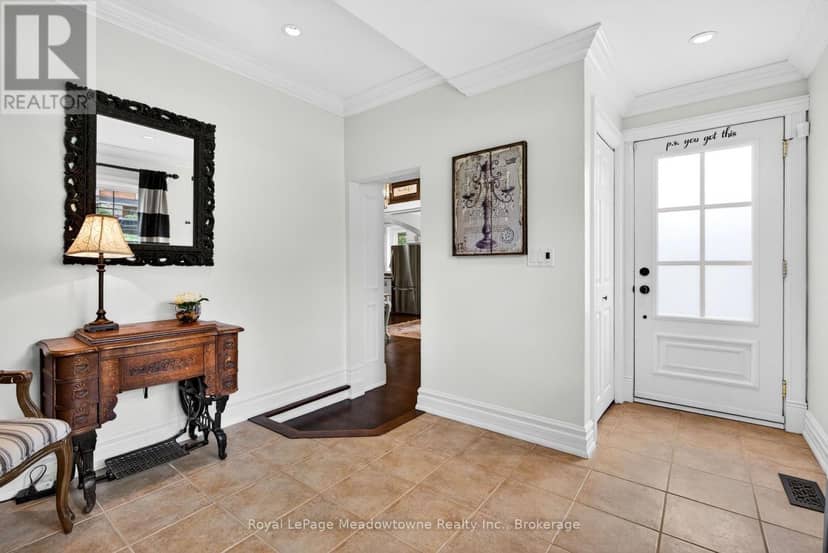 53 Campbell Avenue E, Milton, photo 5