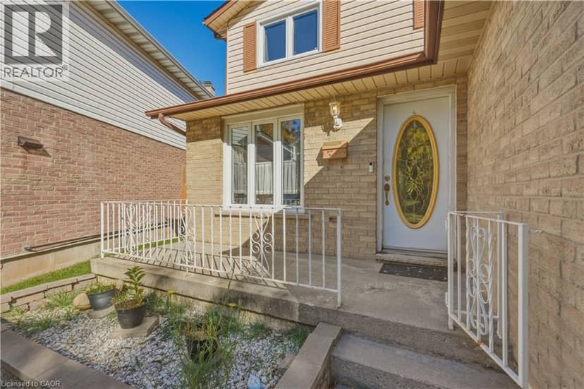 154 MEMORIAL Avenue, Hamilton, photo 3
