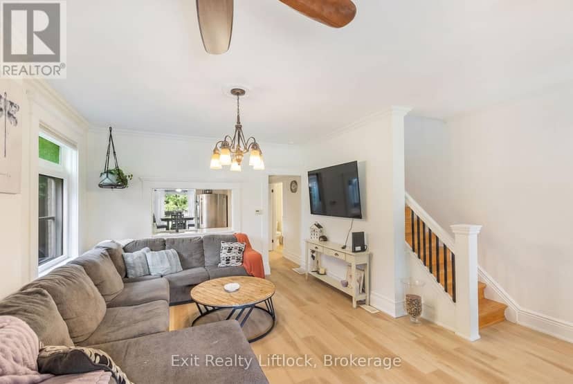 592 Sherbrooke Street, Peterborough, photo 4