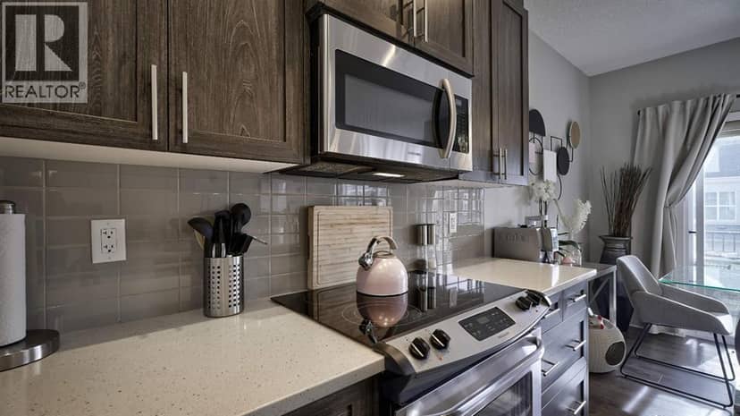 704, 428 Nolan Hill Drive NW, Calgary, photo 8
