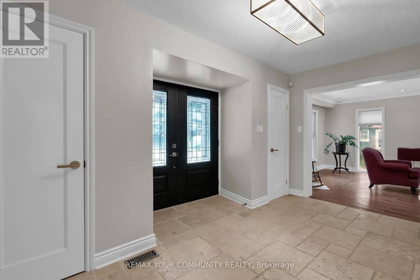 273 Wees Road, Uxbridge, photo 8