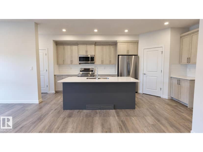3676 Erlanger RD NW, Edmonton, photo 5
