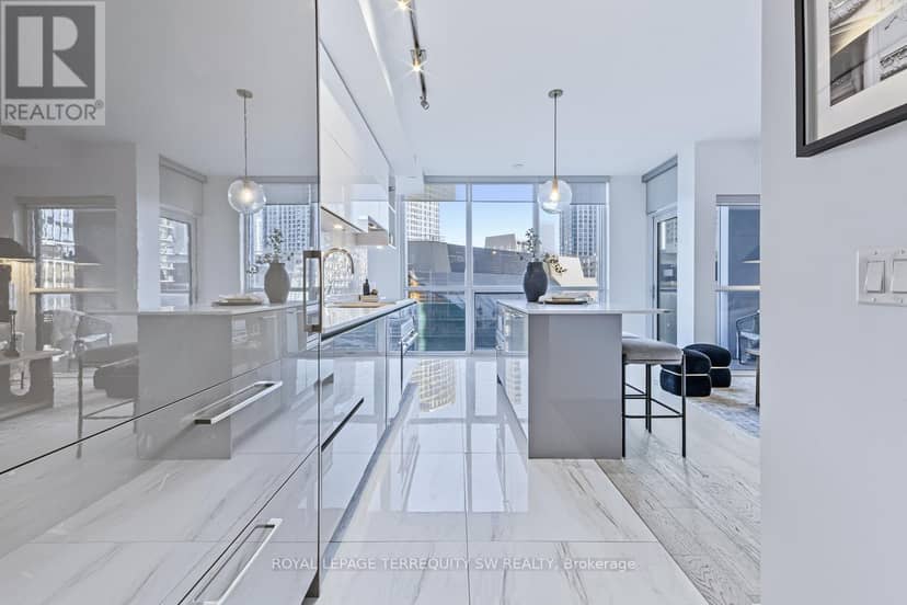 809 - 1 Yorkville Avenue, Toronto, photo 6