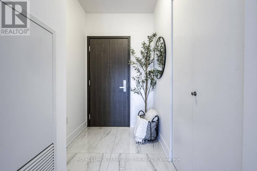 809 - 1 Yorkville Avenue, Toronto, photo 5