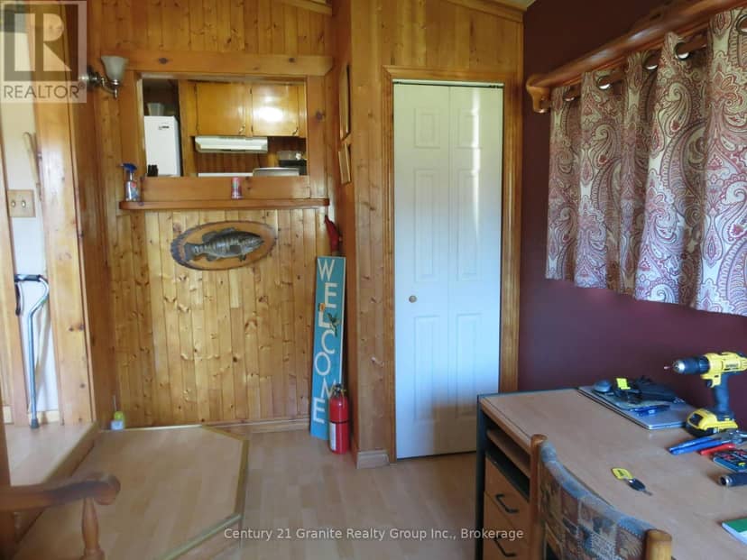 1084 South Algonquin Road, Dysart et al, photo 3