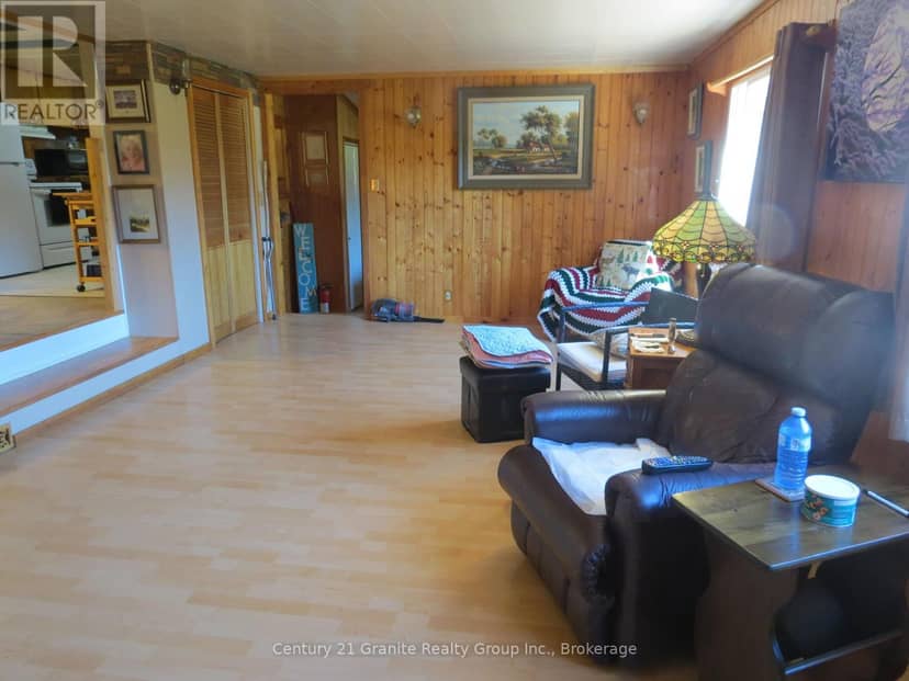 1084 South Algonquin Road, Dysart et al, photo 5